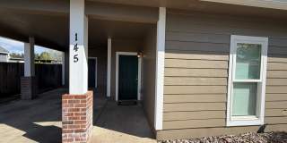 3 Bedroom 2 bath single family house Gallery 3