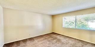 Beautifully Remodeled Upstairs Condo Unit with Private Balcony Patio in Downtown Fallbrook! Gallery 20