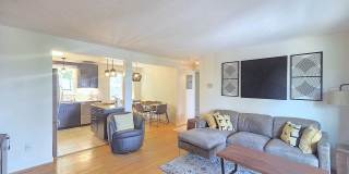 $1,950 - 2 Bed / 1 Bath Fully Furnished Condo in Secure Building in Rockwood/Manito Neighborhood Gallery 3