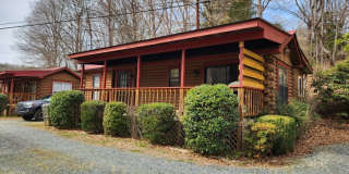 $1,100 - 2 Bedroom / 1 Bath Unfurnished Log Cabin Near Cherokee Gallery 1