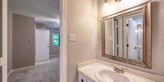 225 Twin Oaks Place Gallery 40