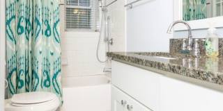 Charming Midtown Condo with Private Entrance Gallery 9