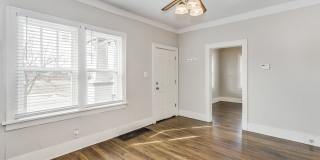 College Hill Bungalow with 1 Car Garage! Gallery 5