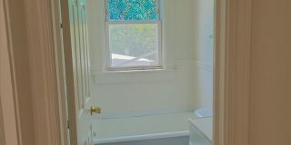 Brick Duplex with 3 bedrooms and 1 bath for rent. Gallery 22