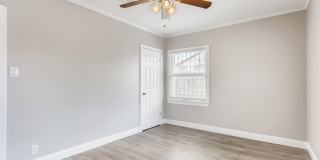Modern 2 Bedroom House With A Huge Backyard! Gallery 17