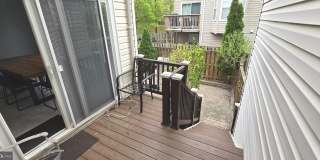 45560 LAKEMONT Square Gallery 16