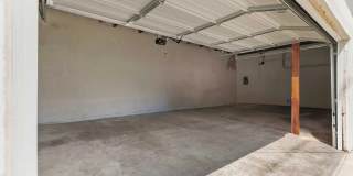 1902 N Hollywood Way Gallery 1