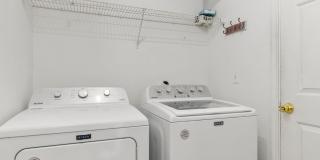 Winter Park 3 bedroom steps to shopping, dining. Gallery 23