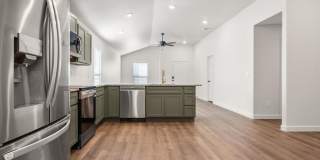 1/2 OFF ONE MONTHS RENT! Gallery 17