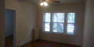 Charming Roscoe Village 1 Bedroom - Recently redone bathroom! Refinished hardwood floors! Gallery 9