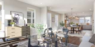 Beautiful Charlotte Park Townhome With Two Car Garage Gallery 10