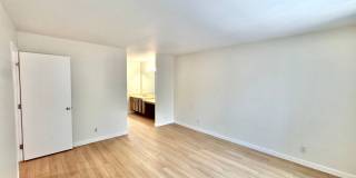 AVAILABLE NOW: BIG College Area Townhome 4bd/2.5ba HUGE garage, AC, pool, W/D Gallery 40