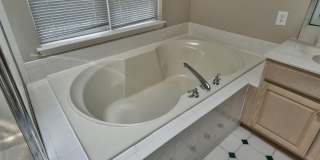 5807 IVY LEAGUE Gallery 24