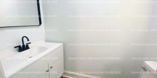 428 North Oak Street Gallery 12