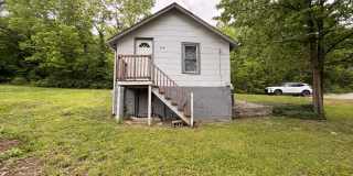 1B/1BA | Newly Renovated Studio | 1-Car Covered Parking | Gated backyard Gallery 1