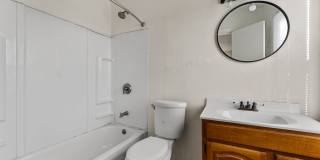 3916 Homan Avenue - 3918 Gallery 7