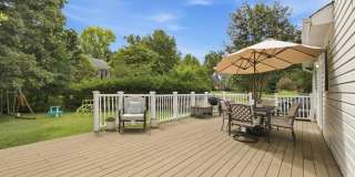 7707 LAKE GLEN Drive Gallery 50
