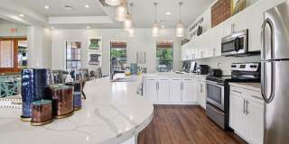 Crenshaw Grand Apartments Gallery 23