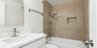 4bd/2.5ba Bellevue Home Gallery 29