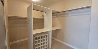 An Amazing NW Home! Over 3300 sq ft w/ pool & spa! Must see! Gallery 38