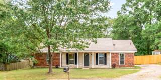 1724 Rustic Wood Ct – Classic Comfort Meets Outdoor Living Gallery 5