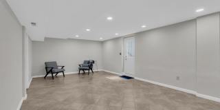 7707 LAKE GLEN Drive Gallery 38