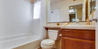 Spacious Townhome in University City for Rent! Gallery 23