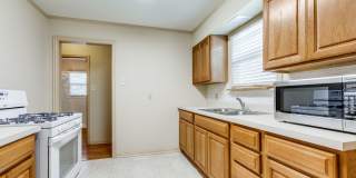 2-BEDROOM HOME IN WILSHIRE VILLAGE Gallery 9