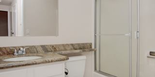 Spacious End-Unit 2 Bed, 2 Bath with Den For Lease in Irvine Gallery 14