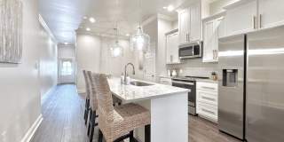 Elegant Townhouse in StoneLake Village – Stylish 3BR/2BA with Garage & Patio Gallery 5