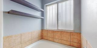 NORTH WEST 3/BD 2/BA 2/CG House Gallery 23