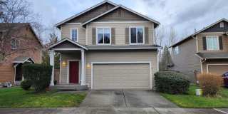 **$200 Move In Special**Beautiful 4 bed 2.5 Bath Home in South Hill Puyallup Gallery 1