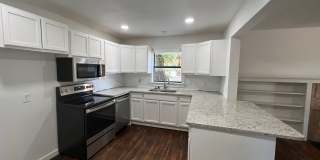 Cute 3-bedroom, 2-bath Gallery 7