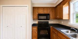 $1250 - 3 Bedroom 1.5 Bath Ranch Home Gallery 6