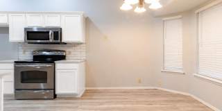 Spacious 3BD/2BTH In Yukon Gallery 12