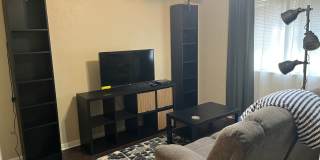 Large partially furnished townhome - WON'T LAST Gallery 18