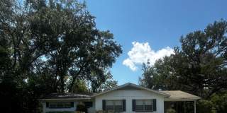 4BR/2BA Near UF – Updated Mid-Century Home with Fenced Yard & 3D Tour Gallery 1