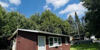 Charming 2-Bedroom Home Near Downtown Iowa City Gallery 1