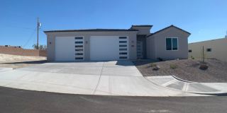 3 Bedroom - 2 Bath Pool Home Gallery 1