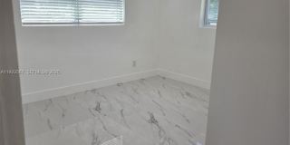 987 NE 145 Gallery 21