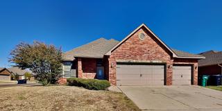 3 Bedroom 2.5 Bath Home with Bonus Room and Storm Shelter Gallery 1