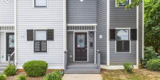 UNCG Area – Chancellors Court Townhomes. Walk to Campus and just minutes to Downtown! Gallery 40