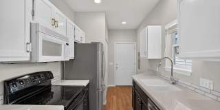 Charming 3 BD 2 BA Townhome Located in Hillsboro's Briarcreek Community | Recently Updated! | Main-Level Bedroom & Full Bath | Great Private Patio!* Gallery 10