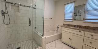 Charming Traditional Home with a Detached Guest House Charming Traditional Home with a Detached Guest House Gallery 8