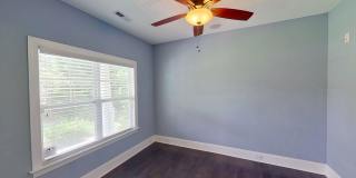 Custom 4 BD/2.5 BA Home with Community Pool, Water Access and Day Dock! Gallery 14