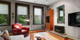 32 Broadway Street Gallery 12