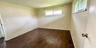 Charming 3 Bed, 2 Bath Ranch Gallery 8