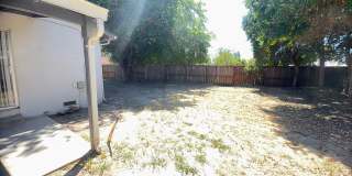 3 Bedroom/2 Bath House Close to Shopping Gallery 12