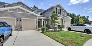 Like new 2 bedroom/ 2.5 bathroom townhome in Mandarin! Like new 2 bedroom/ 2.5 bathroom townhome in Mandarin! Gallery 1