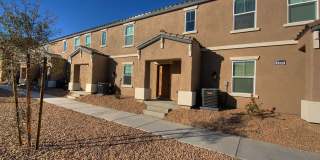 Newer Townhome - 3 Bedrooms + 2 Car Garage - E Craig & Nellis Gallery 1